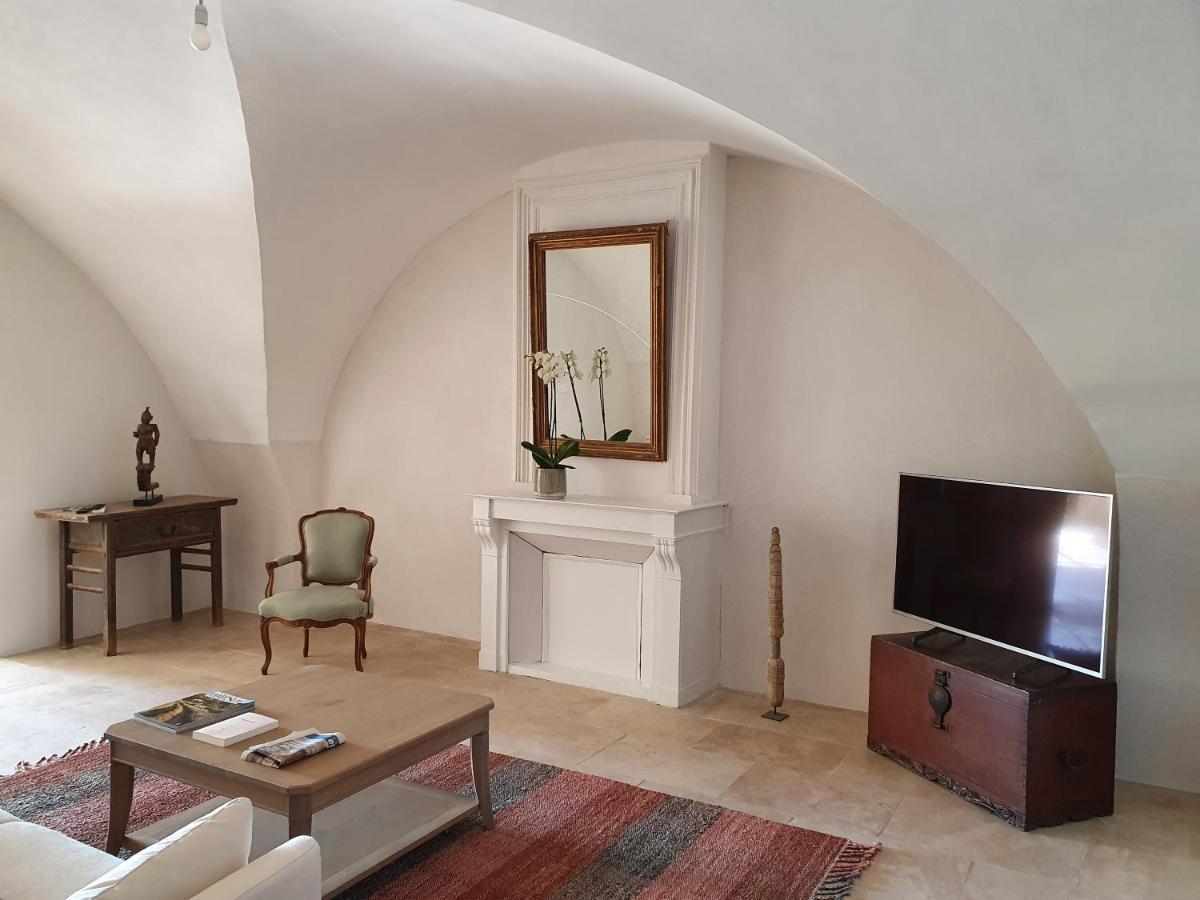 Les Canisses, magnifique appartement avec terrasse au cœur d'Uzès Extérieur photo