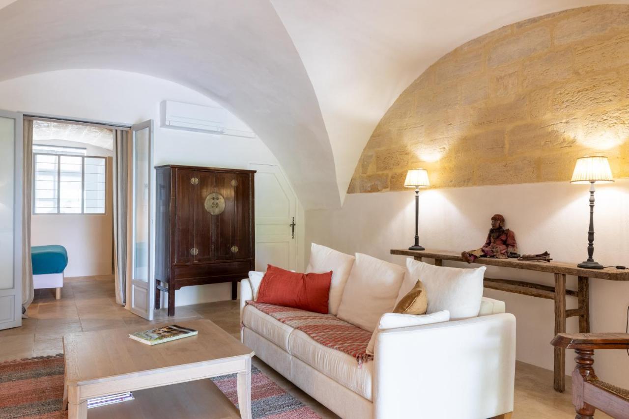 Les Canisses, magnifique appartement avec terrasse au cœur d'Uzès Extérieur photo